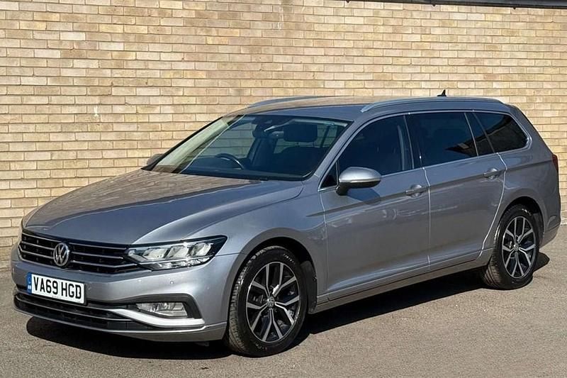 Used VW Passat SEL 150 HP (110 kW) 2020 Silver Estate