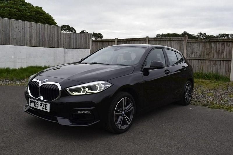 Used BMW 118 Sport Line 140 HP (102 kW) 2019 Black Hatchback