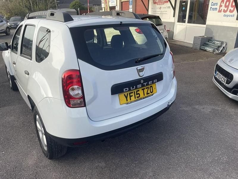 Used Dacia Duster Ambiance 110 HP (80 kW) 2015 White SUV