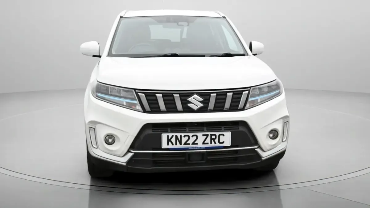 Używany Suzuki Vitara SZ-T 129 KM (94 kW) 2022 Biały SUV