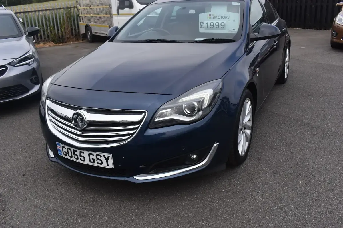 Used Vauxhall Insignia SRi 163 HP (119 kW) 2014 Blue Hatchback