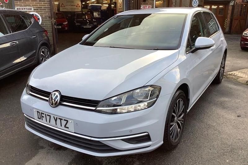 Used VW Golf VII SE 125 HP (91 kW) 2017 Silver Hatchback