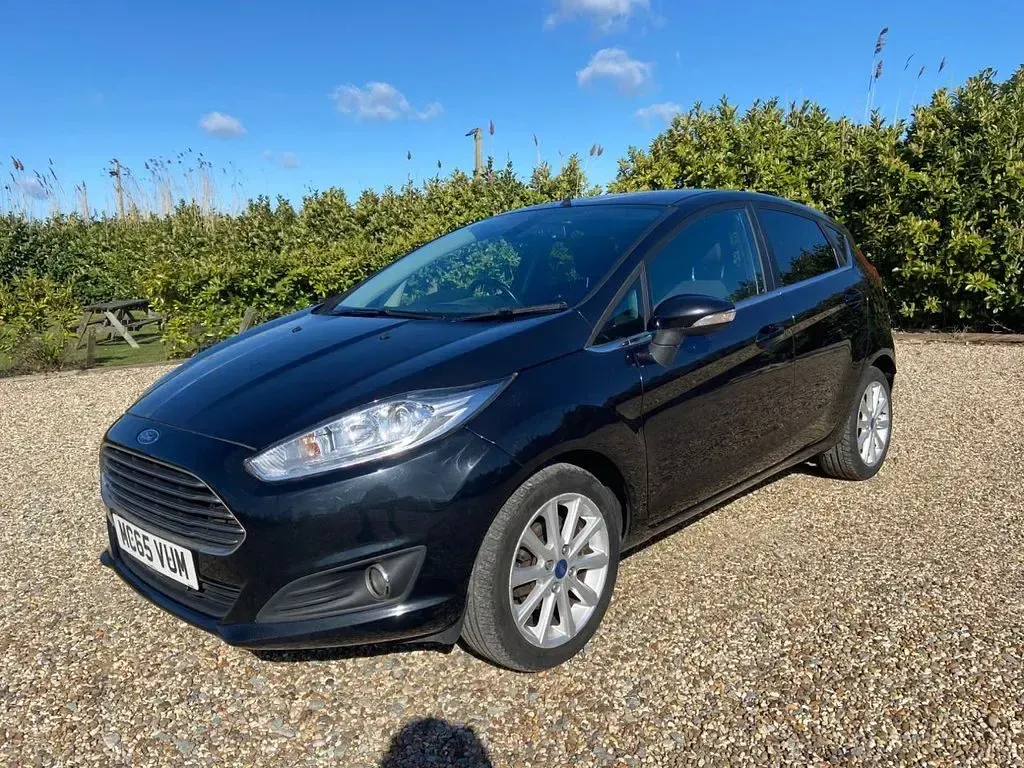 Used Ford Fiesta Titanium 100 HP (73 kW) 2016 Black Hatchback