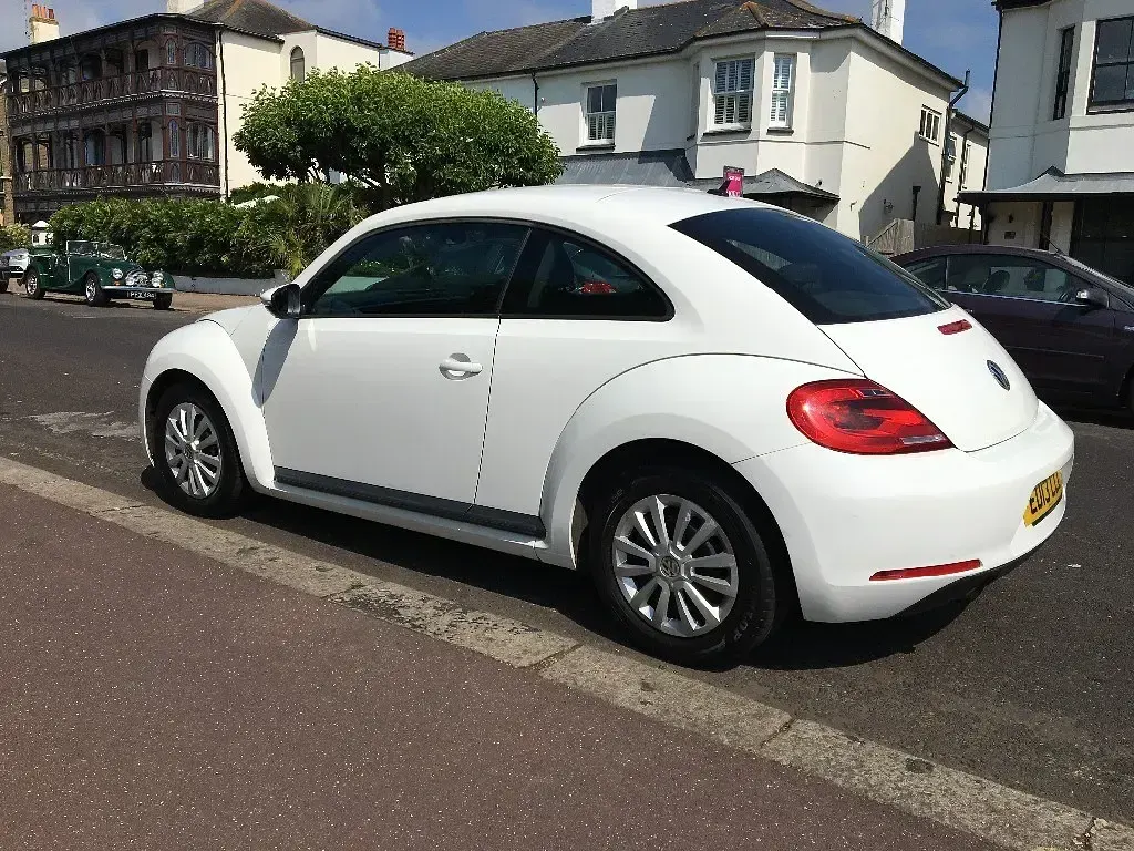 Used VW Beetle 105 HP (77 kW) 2013 White Hatchback