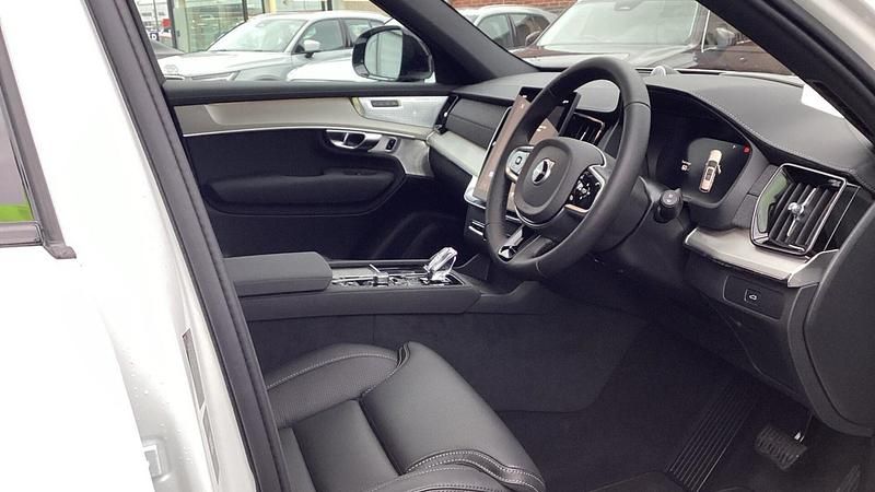 New Volvo XC90 Ultra 247 HP (181 kW) 2026 White SUV