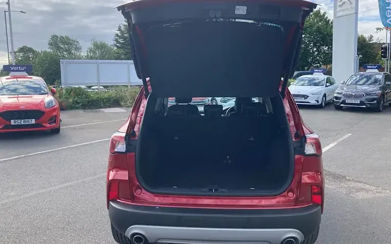 Used Ford Kuga Titanium 120 HP (88 kW) 2021 Red SUV