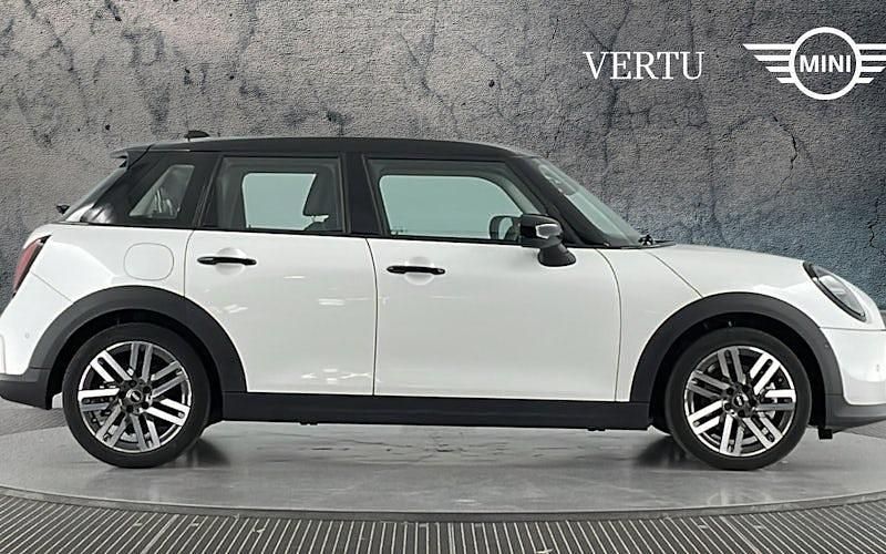 Used Mini Cooper Classic 114 kW (156 HP) 2026 Hatchback