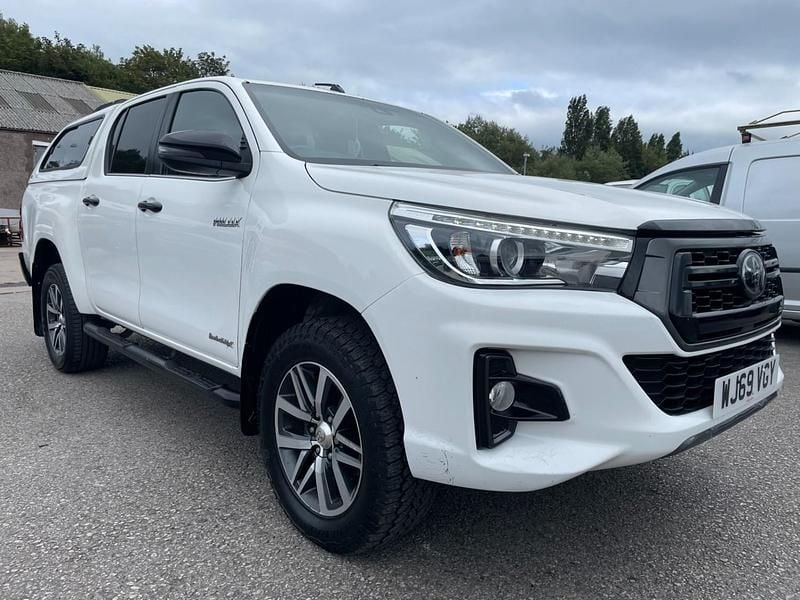 White Used 2019 Toyota HiLux Pickup | £17,450 (Fair price) - Image 1/4