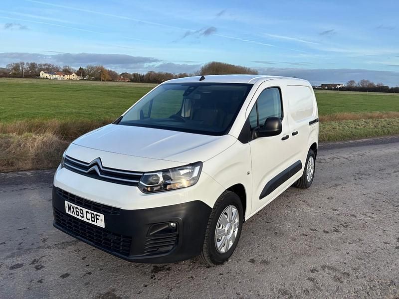 Used Citroën Berlingo 100 HP (73 kW) 2020 White MPV
