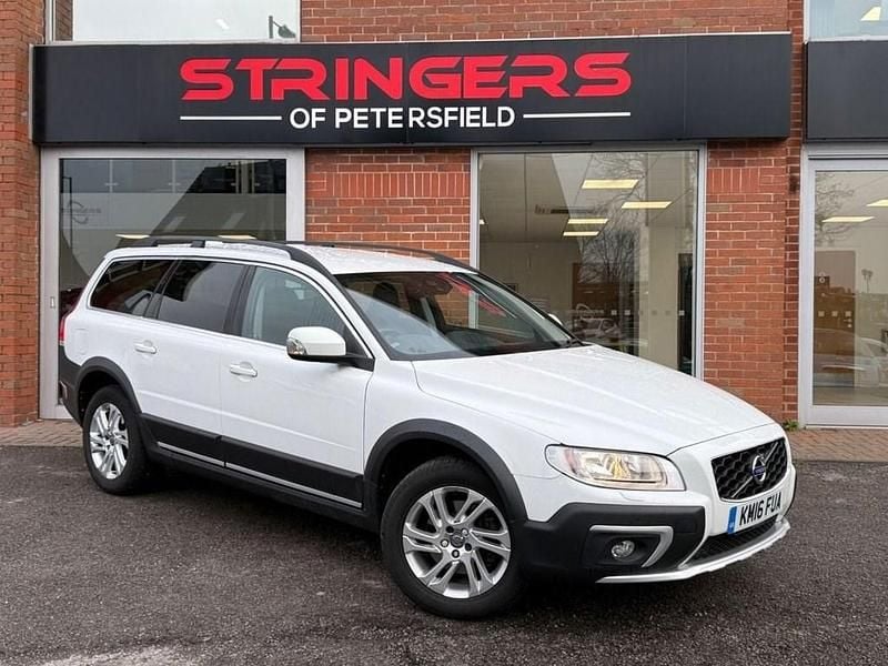 White Used 2016 Volvo XC70 SE Estate | £17,000 (Fair price) - Image 1/4