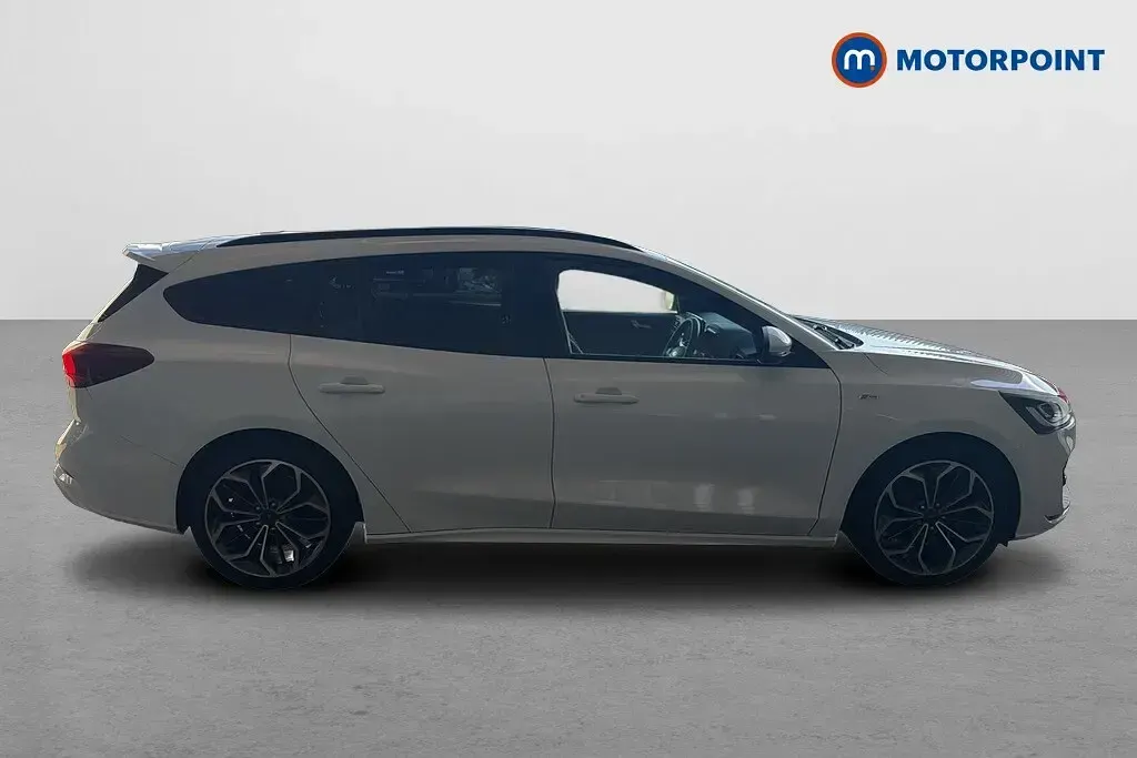 Used Ford Focus ST-Line X 155 HP (114 kW) 2023 White Estate
