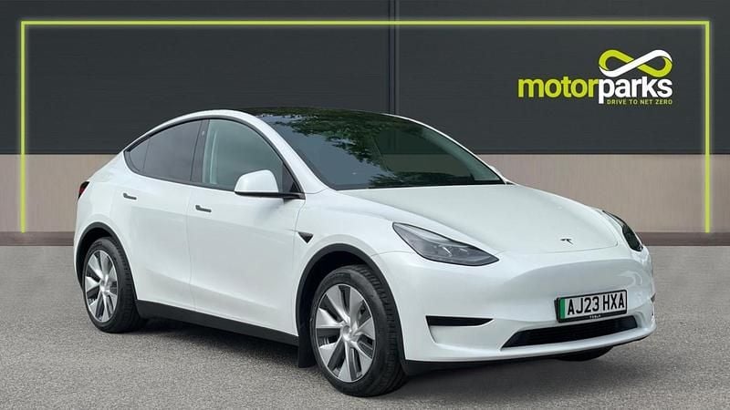 White Used 2023 Tesla Model Y RWD SUV | £24,300 (Fair price) - Image 1/4