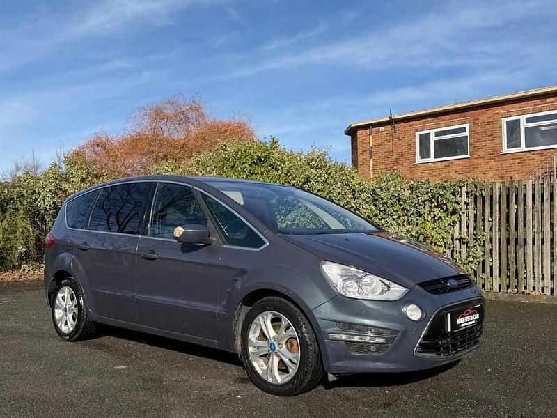 Begagnad Ford S-MAX Titanium 2014 Grå Minibuss
