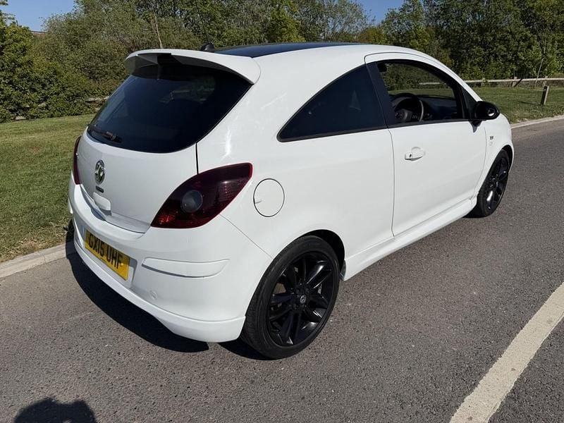 Second-hand Vauxhall Corsa Edition 2015 Alb Hatchback
