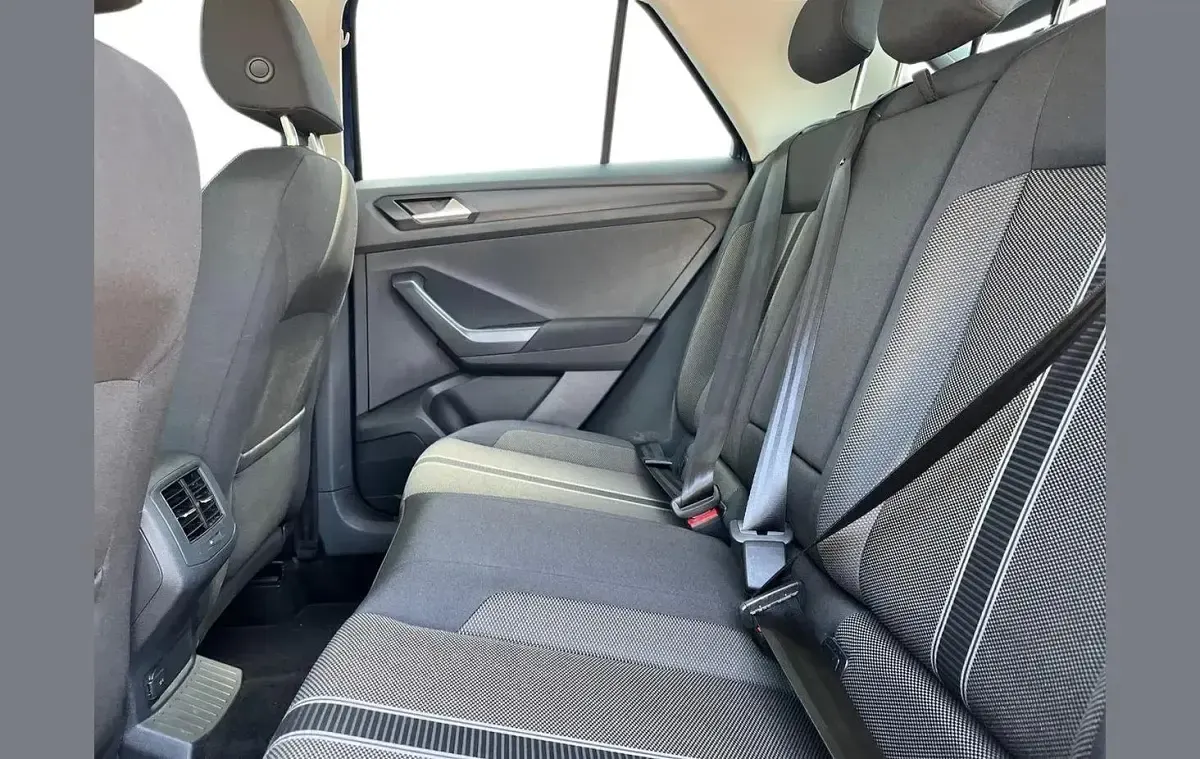 Used VW T-Roc SE 150 HP (110 kW) 2018 Blue SUV