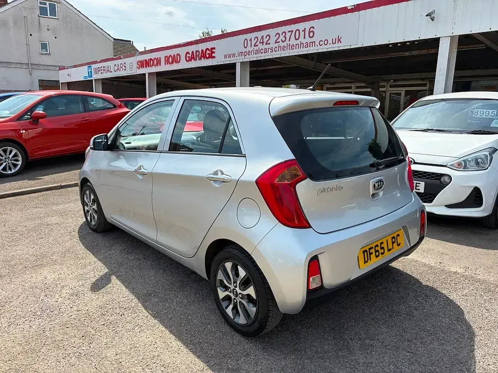 Used Kia Picanto 84 HP (61 kW) 2015 Silver Hatchback