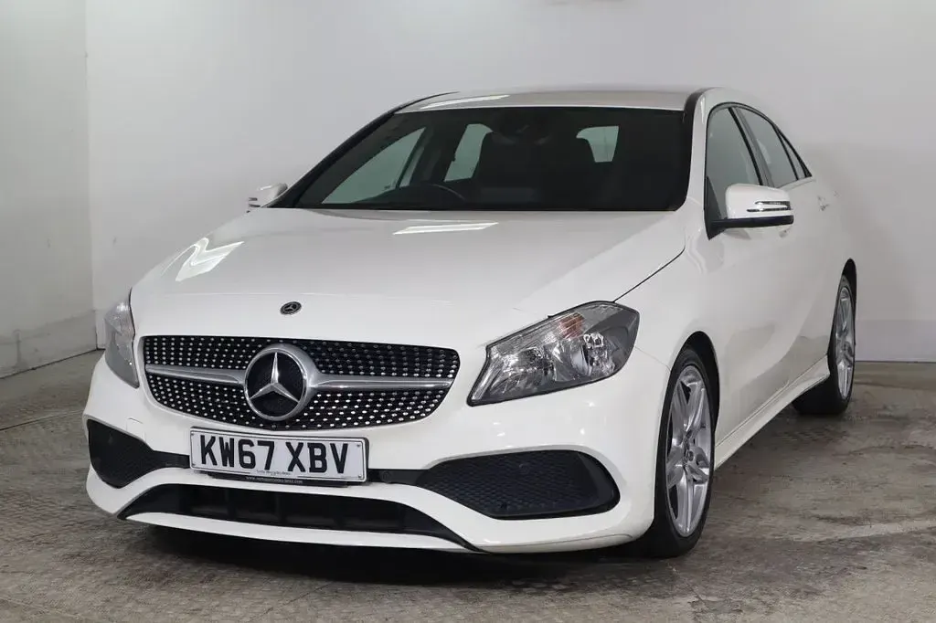 Used Mercedes A160 AMG line 102 HP (75 kW) 2018 White Hatchback