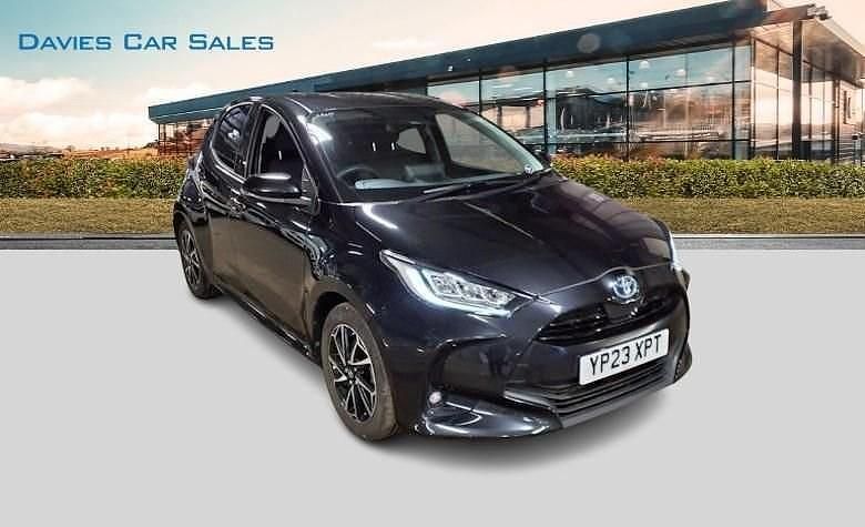 Used Toyota Yaris Design 116 HP (85 kW) 2023 Black Hatchback