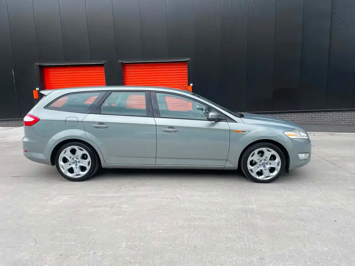 Used Ford Mondeo Zetec 138 HP (101 kW) 2010 Grey Estate