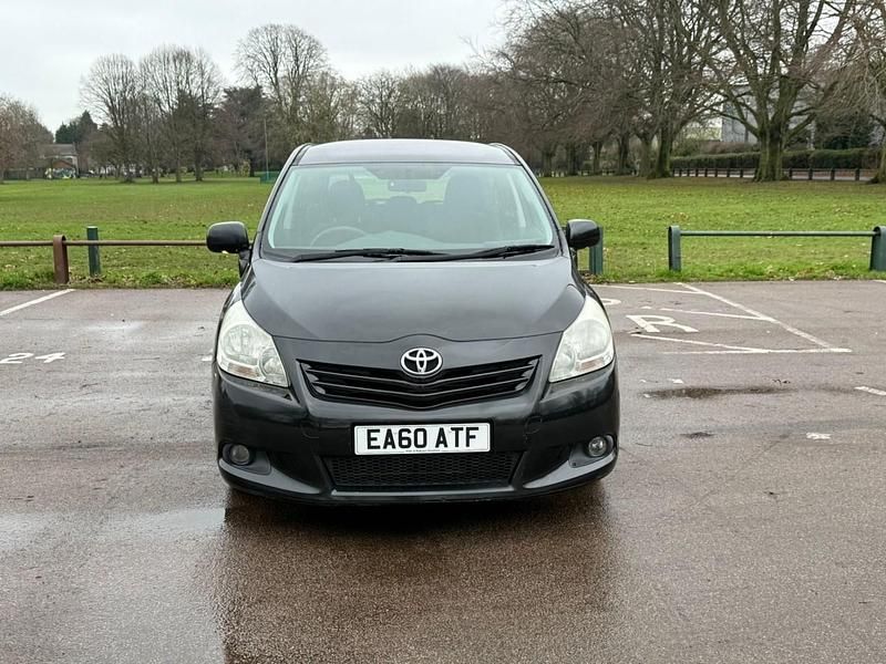 Used Toyota Verso 2010 Black MPV