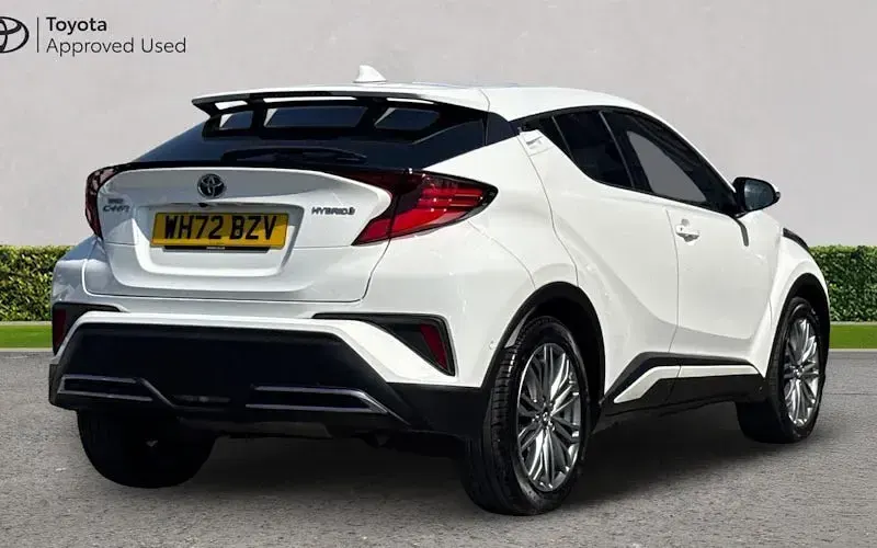 Used Toyota C-HR 184 HP (135 kW) 2023 White SUV