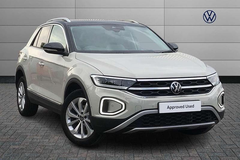 Blue Used 2020 VW T-Roc Design SUV | £20,949 (Expensive) - Image 1/4