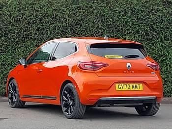 Used Renault Clio V Techno 145 HP (106 kW) 2023 Orange Hatchback