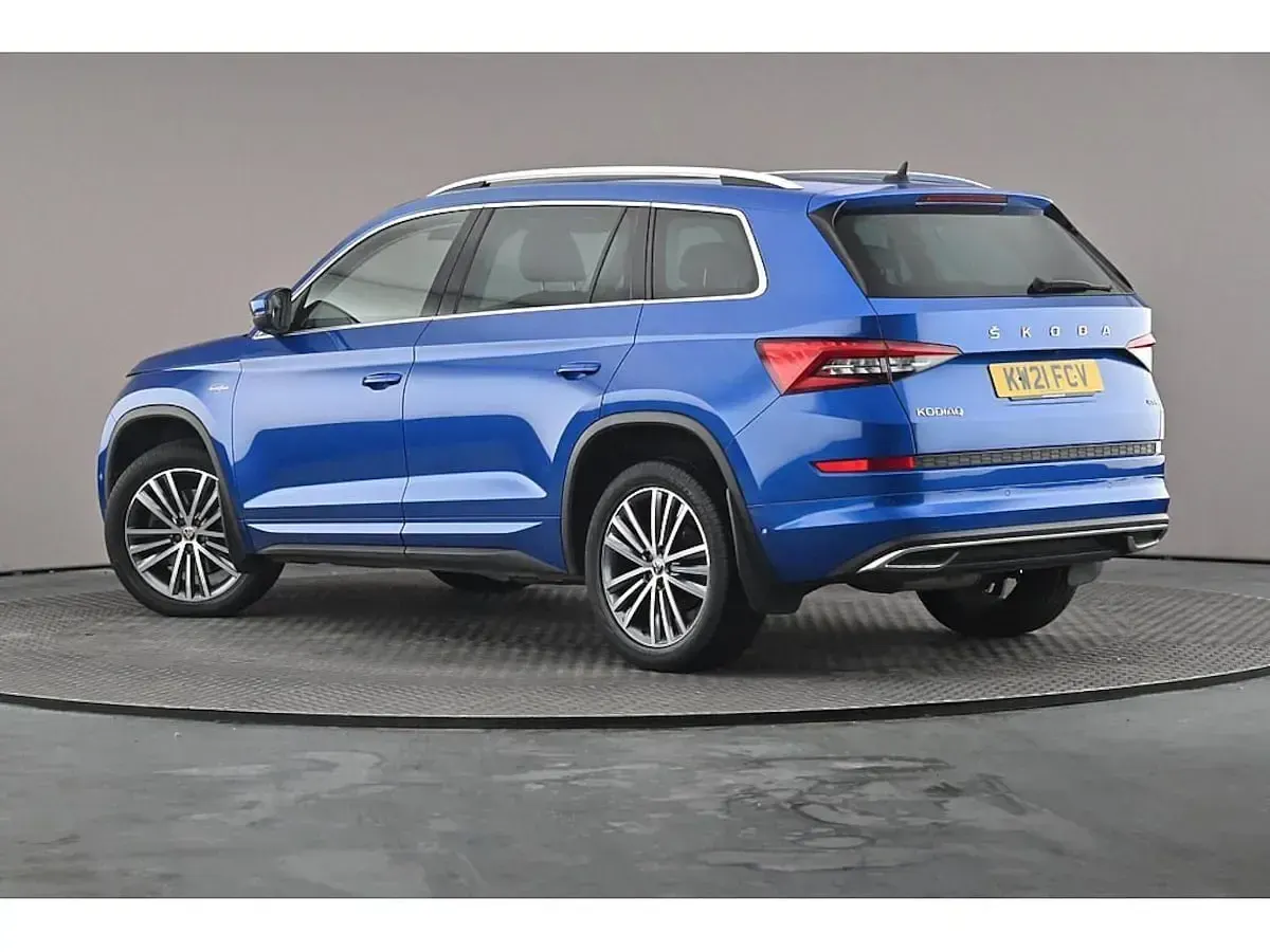 Used Skoda Kodiaq LAURIN & KLEMENT 150 HP (110 kW) 2021 Race blue metallic SUV