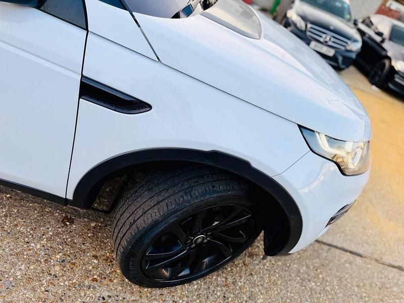 Used Land Rover Discovery Sport HSE 180 HP (132 kW) 2017 White SUV