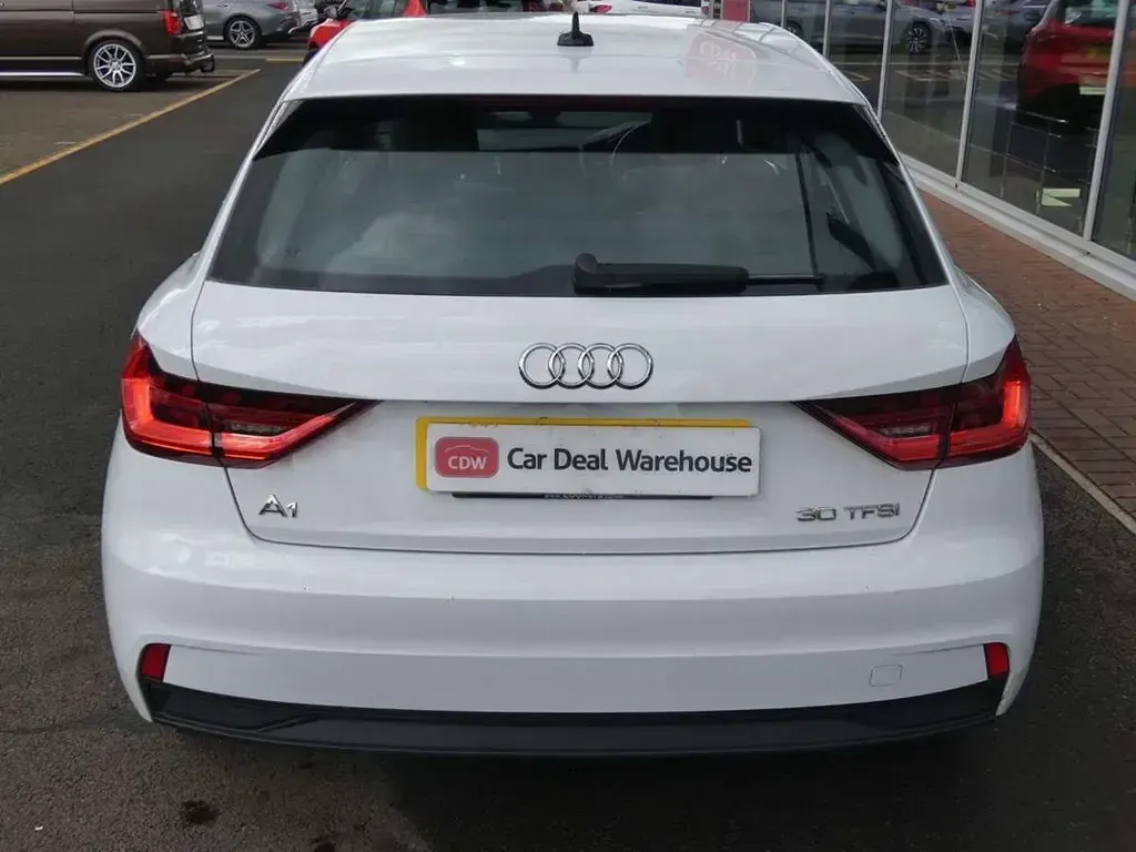 Begagnad Audi A1 Design 113 HK (83 kW) 2019 Vit SUV