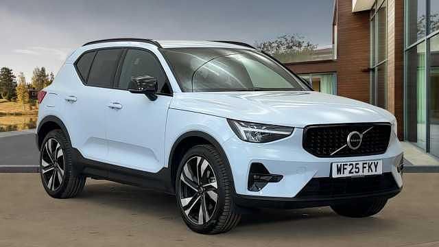 Used 2025 Volvo XC40 Plus SUV | £32,995 (Fair price) - Image 1/4
