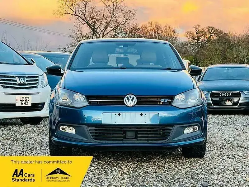Used VW Polo SE 85 HP (62 kW) 2015 Blue Hatchback