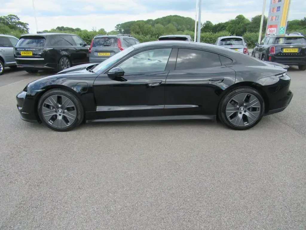 Used Porsche Taycan 300 kW (408 HP) 2021 Black Sedan