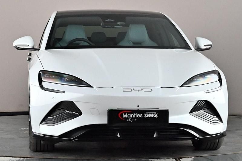 Used BYD Seal 389 kW (530 HP) 2025 White Sedan