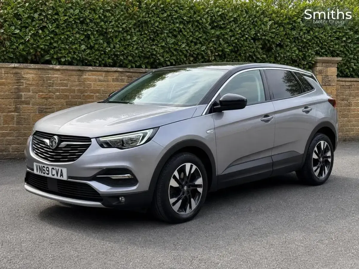 Used Vauxhall Grandland X SRi 128 HP (94 kW) 2019 Grey SUV