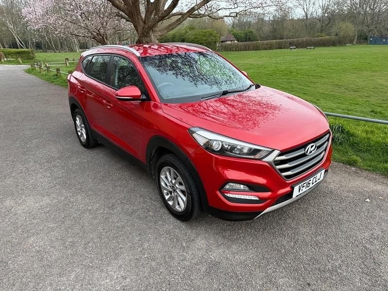 Used Hyundai Tucson SE 177 HP (130 kW) 2016 Red SUV