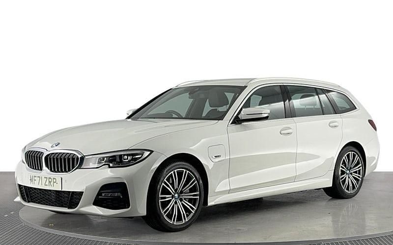 Used BMW 330e M Sport 292 HP (214 kW) 2021 White Estate