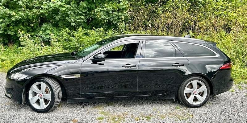 Begagnad Jaguar XF Portfolio 2019 Svart Sedan