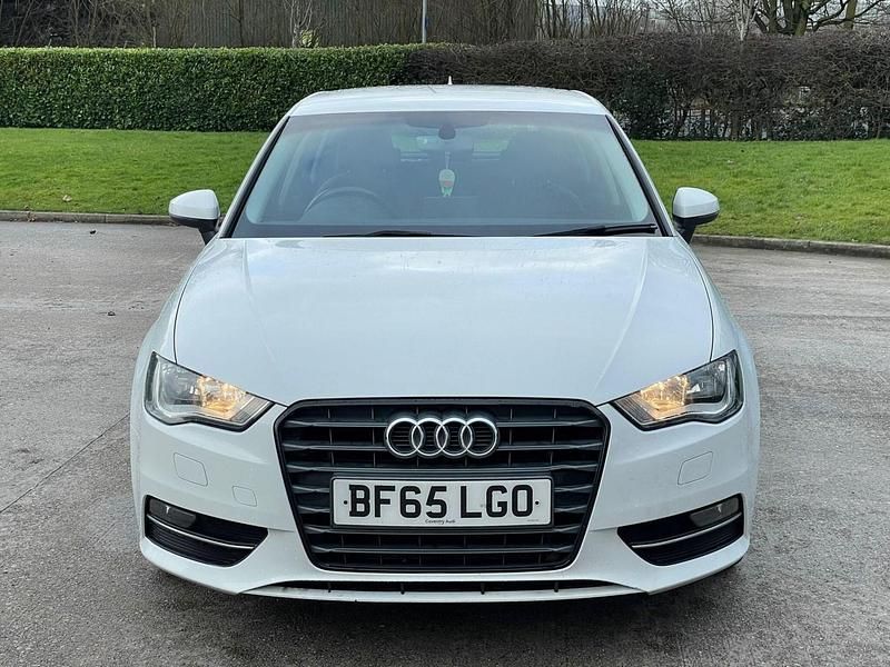 Used Audi A3 Sportback 110 HP (80 kW) 2015 White Hatchback