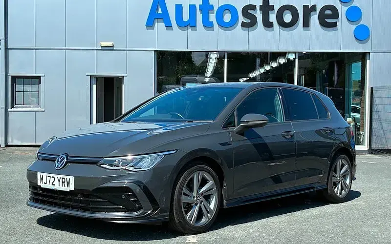 Used VW Golf VIII R-line 150 HP (110 kW) 2024 Hatchback