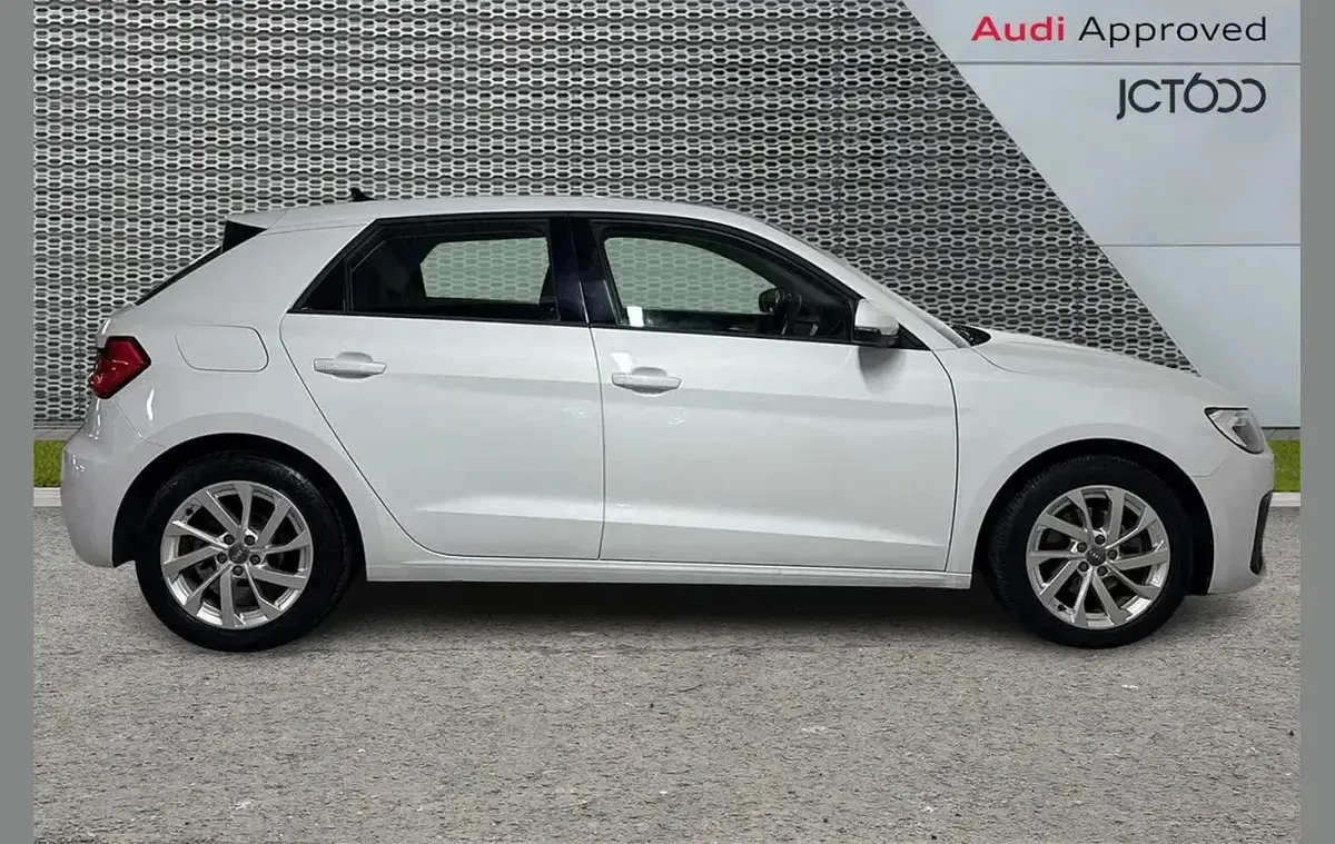Used Audi A3 Sport 108 HP (79 kW) 2020 White Sedan