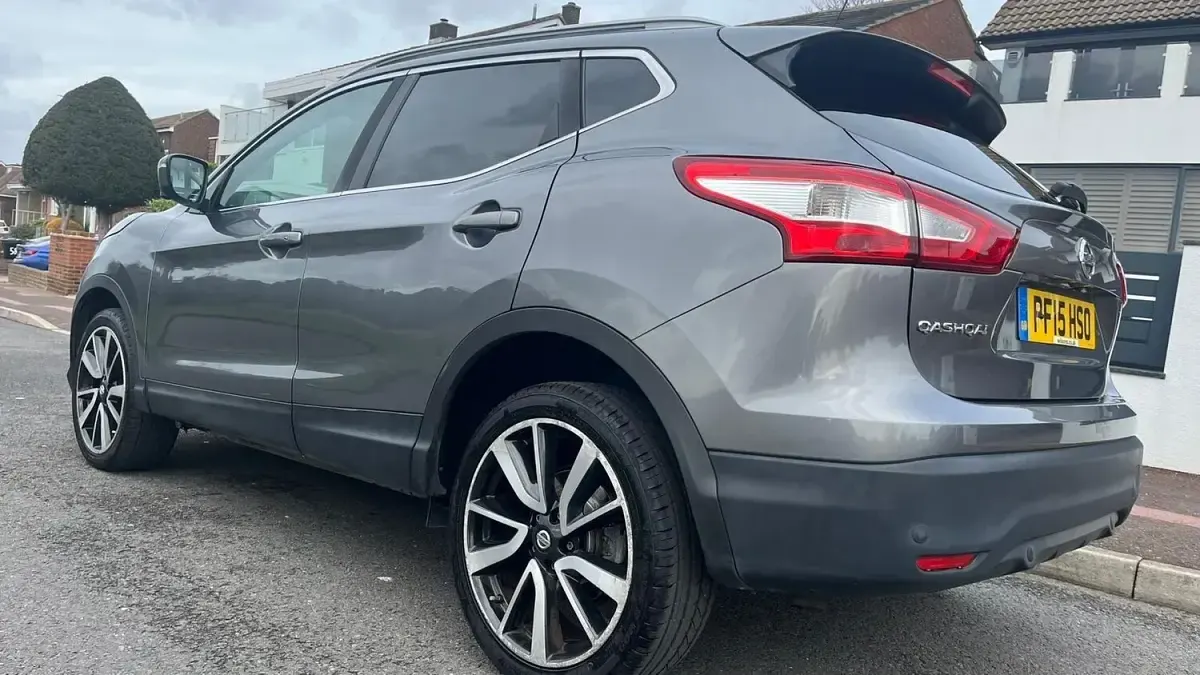 Used Nissan Qashqai S 115 HP (84 kW) 2015 Grey SUV