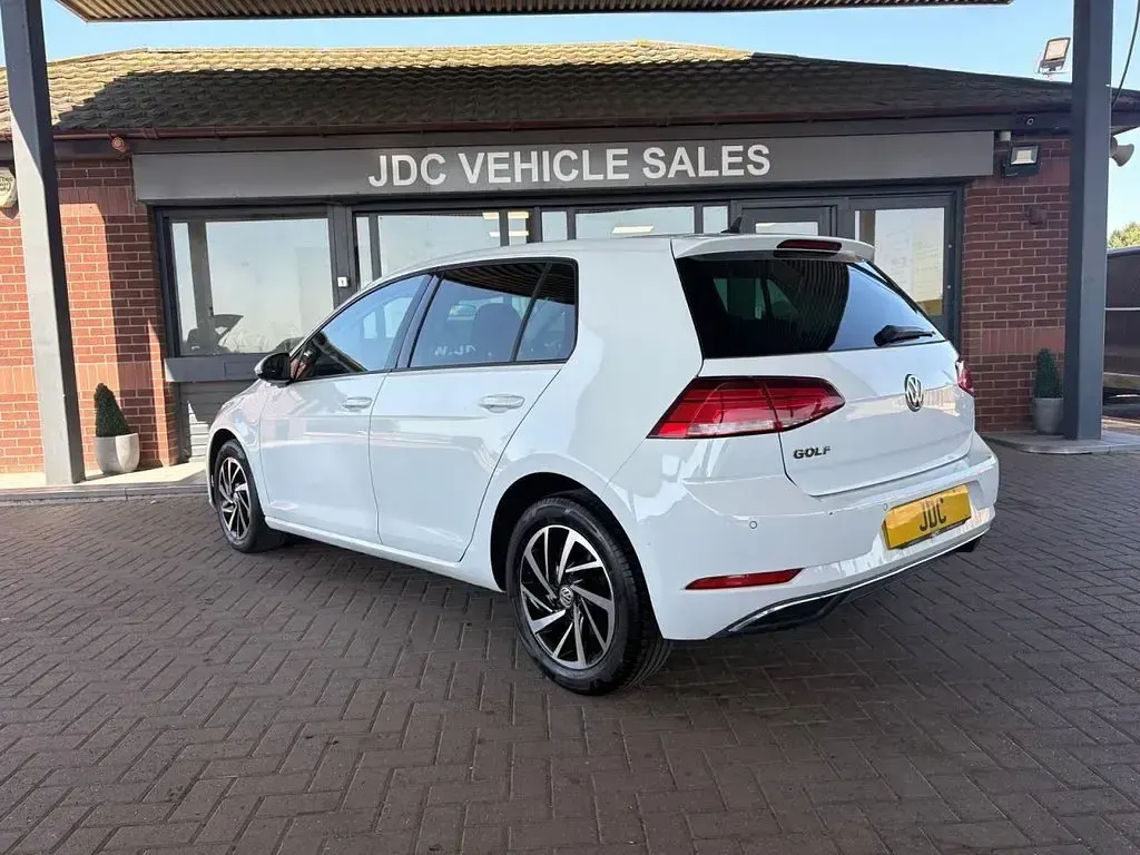 Used VW Golf VII Edition 115 HP (84 kW) 2019 White Hatchback