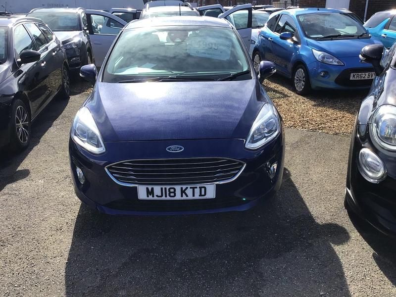Used Ford Fiesta Zetec 70 HP (51 kW) 2018 Blue Hatchback