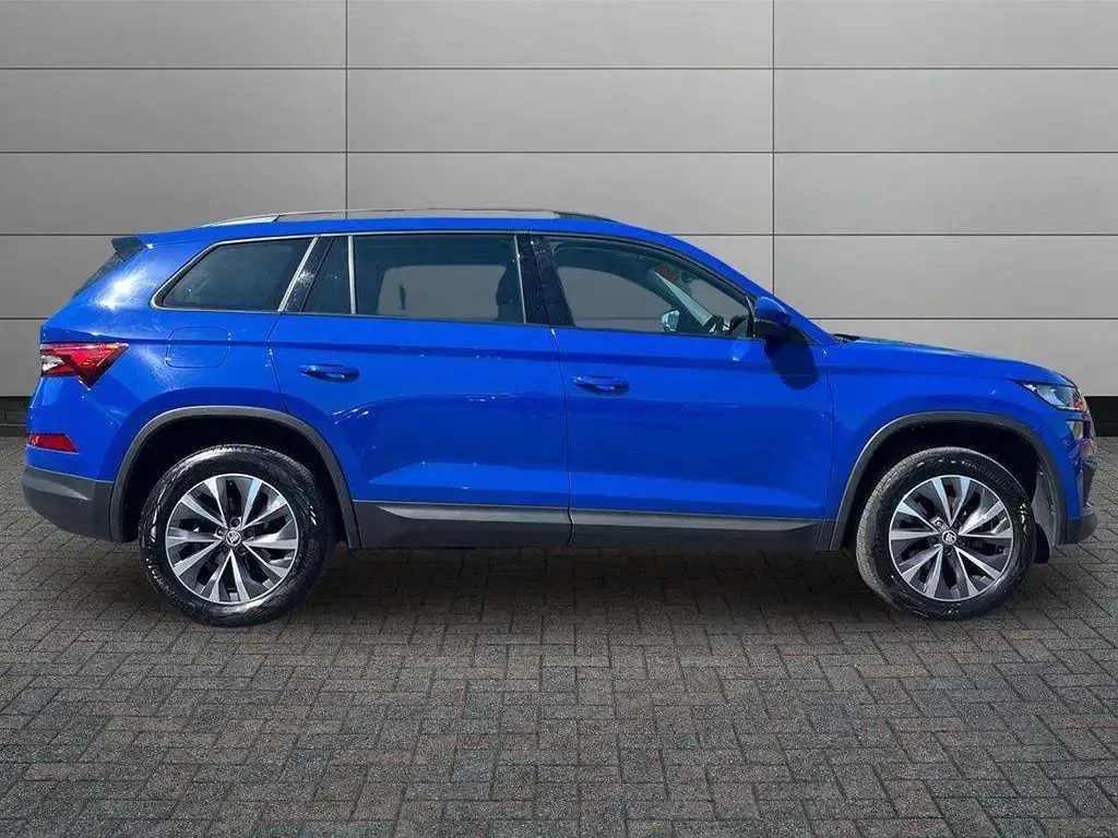 Used Skoda Kodiaq SE Drive 150 HP (110 kW) 2023 Energy blue SUV