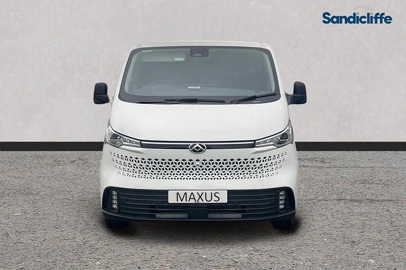 Used Maxus V70 204 HP (150 kW) 2024 Colour pack solid  warm white Van