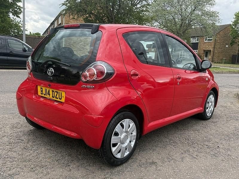 Usado Toyota Aygo 2014 Multicoloured Citadino