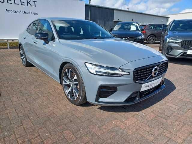 Usado Volvo S60 R-Design 250 HP (183 kW) 2022 Cinzento Sedan