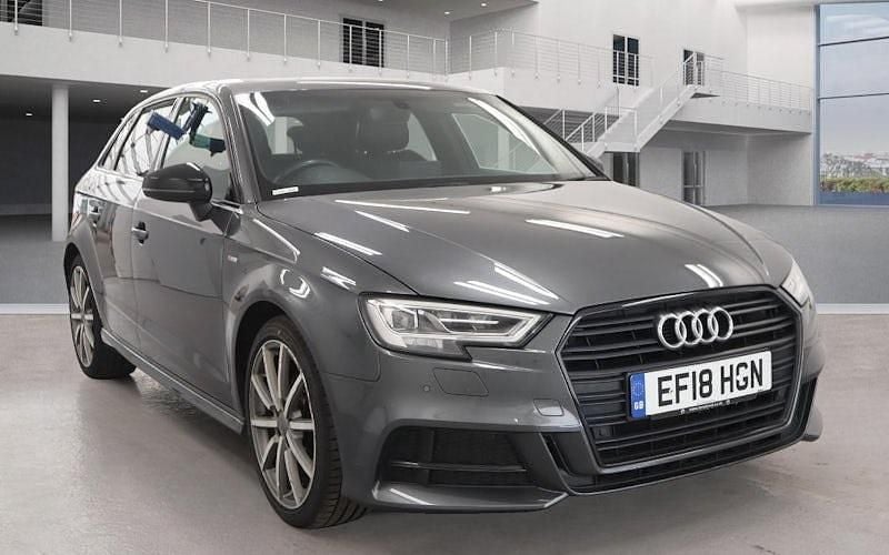 Usado Audi A3 Sportback Black Edition 116 HP (85 kW) 2018 Citadino