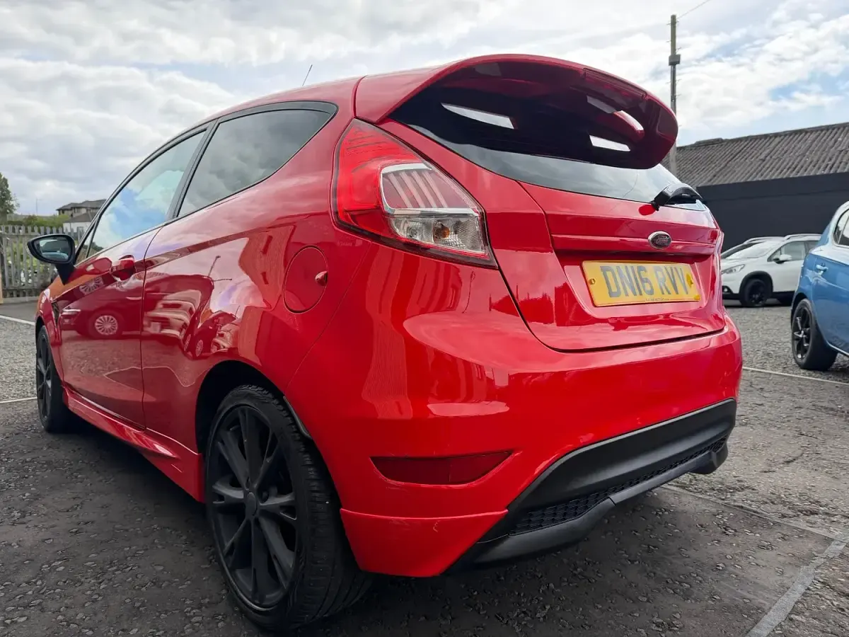 Used Ford Fiesta Zetec 2016 Red Hatchback